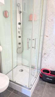 Cozy Apartments in Central Location with Free Parking - 2