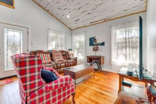 Walk to Downtown Shops & BBQ: Home w/ Fenced Yard! - 1