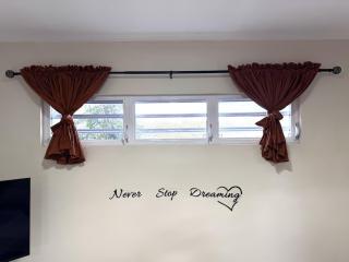 Centrally-Located Tropical Garden Studio - 6
