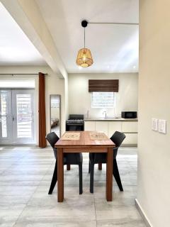 Centrally-Located Tropical Garden Studio - 5