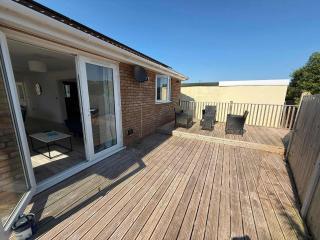 NEW 2BR Open Plan Bungalow With Free Parking - 4