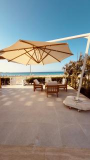 Baghoush Sidi Heneish Top-Notch 4BR Chalet Sea Front - 8