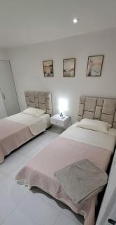 Modern Apartment, 5 Min airport, 10 Min Old Town - 3