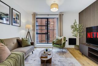 Luxury 2 Bed Flat in JQ Birmingham - Free Parking! - 4
