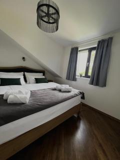 Luxusní apartmán 3kk, výhled na náměstí, 10 min k pláži - 8
