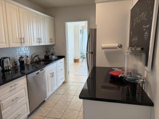 Bright and Spacious Renovated 2BR Apt in Bethesda, near Georgetown - 8