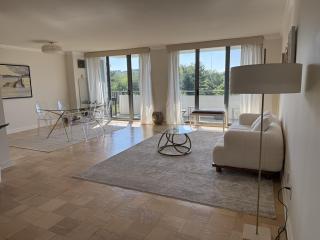 Bright and Spacious Renovated 2BR Apt in Bethesda, near Georgetown - 3
