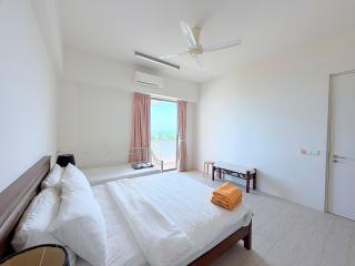 By The Sea@ Cozy Beachfront Home (Batu Ferringhi). - 3