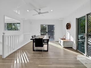 'Beach Haven' House in Arcadia with huge Pool & Wifi, near beaches - 6