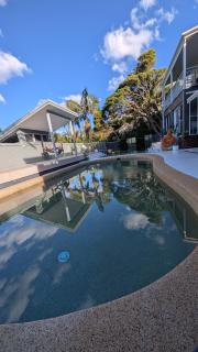 Pet friendly Oasis w private pool n spa - 9