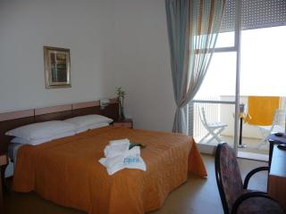 Hotel Suprem sul Mare - Rimini - 3