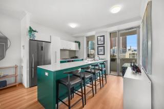 2 Pools - Sauna - Park - CBD Views - Baby Ready - 1