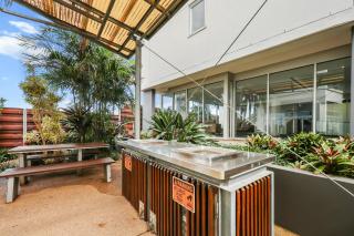 2 Pools - Sauna - Park - CBD Views - Baby Ready - 5