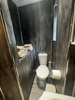 Marine Apartment Beachfront Sleeps 4 - 9