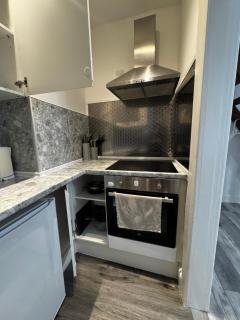 Marine Apartment Beachfront Sleeps 4 - 2