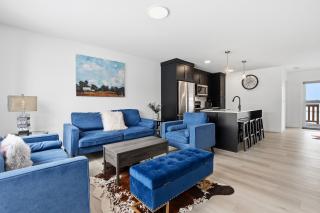 Modern new townhouse - 4 bedroom retreat - 8