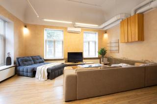 Spacious Jakobi Apartment with Free Parking - 0