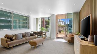 QV Stays Luxury Waterfront Escape at Lighter Quay - 6