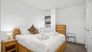 QV Stays Luxury Waterfront Escape at Lighter Quay - 4