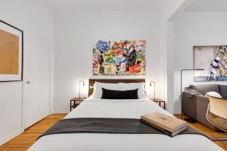 LiV MTL Avenue Spacious 3BR Rooftop Suite Near Downtown Montreal - 2