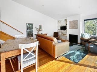Umi Beach House - 4