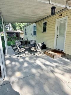 Charming Home near The Legends KC - 6