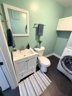 Charming Home near The Legends KC - 1