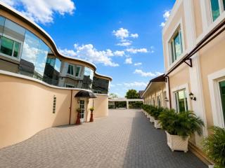Fiesta Garden Hotel - 1