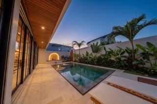 Villa Lúva - Stylish 4BR Pool Oasis Pererenan - 7