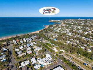 1 - 5a Coochin Street, Dicky Beach - 200m To Beach - 0