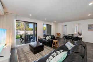 1 - 5a Coochin Street, Dicky Beach - 200m To Beach - 5