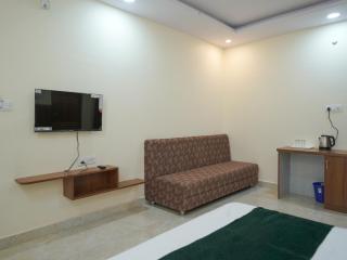 Hotel Amogh Palace - 1