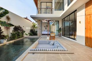Modern Luxury 3BR Villa - Minutes to Kedungu Beach - 1