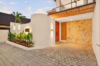 Modern Luxury 3BR Villa - Minutes to Kedungu Beach - 3