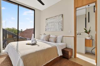 Modern Luxury 3BR Villa - Minutes to Kedungu Beach - 8