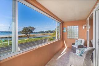 Seaview Studio Apartment - Beachfront with Heated Pool - 9