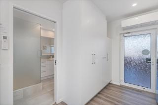 Seaview Studio Apartment - Beachfront with Heated Pool - 1