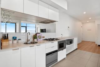 Tiara Southbank 2BR Pool & Parking Walk to Crown - 3