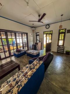 Lagoon Hostel - 8