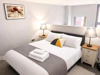 Stylish Duplex in the Heart of Walsall - 9