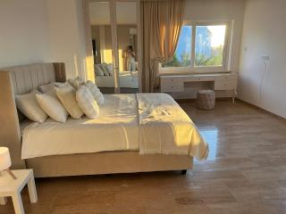 Luxurious Family Only Villa Private Pool - 5