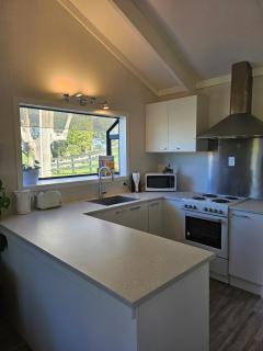 Rolling Hills Cottage - 3
