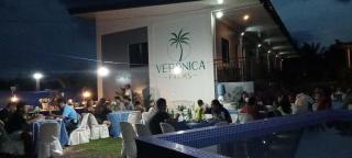 Veronica Palms - 7