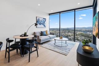Luxury Sky-High Apartment The Star Residences - 3