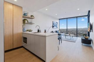 Luxury Sky-High Apartment The Star Residences - 9