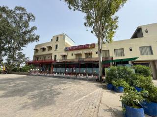 Crystael Hotel - 2