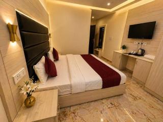 Grand Vista Retriet- A luxury Mountain View Property In Mussoorie By Lilly - 1