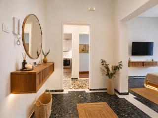 Elegant Boutique Apartment with Balcony near Kalamata Center - 8