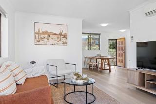 Llewellyn Court Apartments - 6