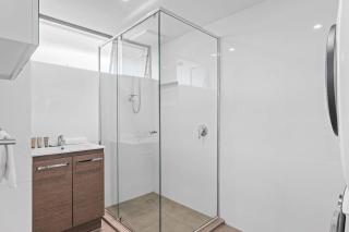 Llewellyn Court Apartments - 2